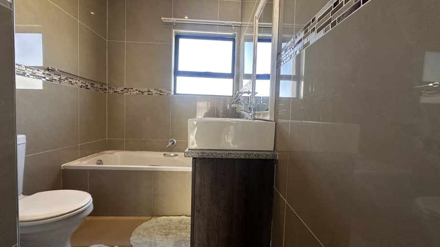 3 Bedroom Property for Sale in Thatchfield Hills Gauteng