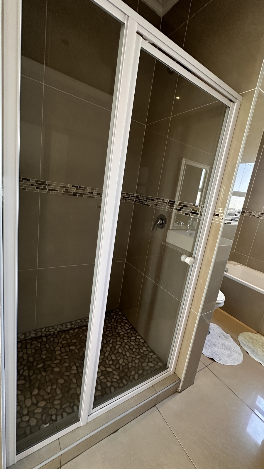 3 Bedroom Property for Sale in Thatchfield Hills Gauteng