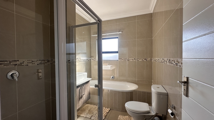 3 Bedroom Property for Sale in Thatchfield Hills Gauteng