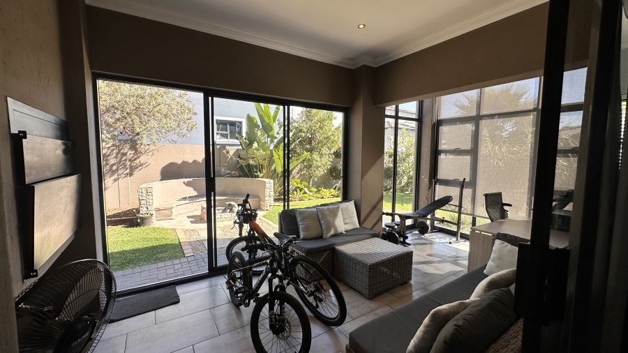 3 Bedroom Property for Sale in Thatchfield Hills Gauteng