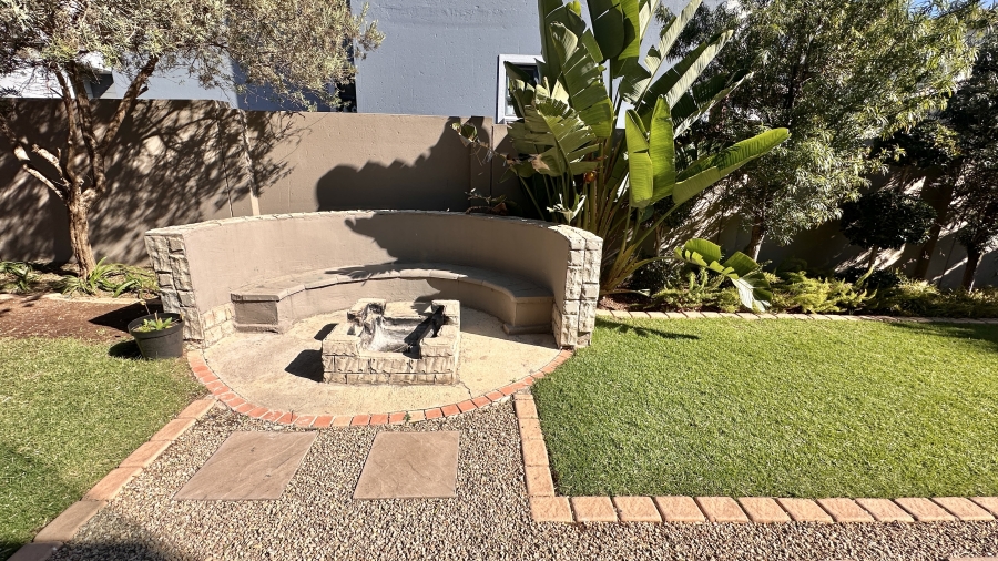 3 Bedroom Property for Sale in Thatchfield Hills Gauteng