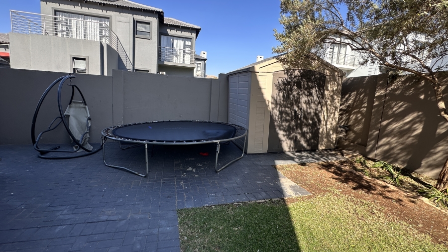 3 Bedroom Property for Sale in Thatchfield Hills Gauteng