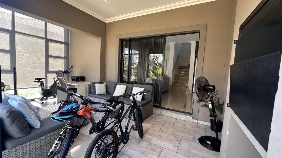 3 Bedroom Property for Sale in Thatchfield Hills Gauteng