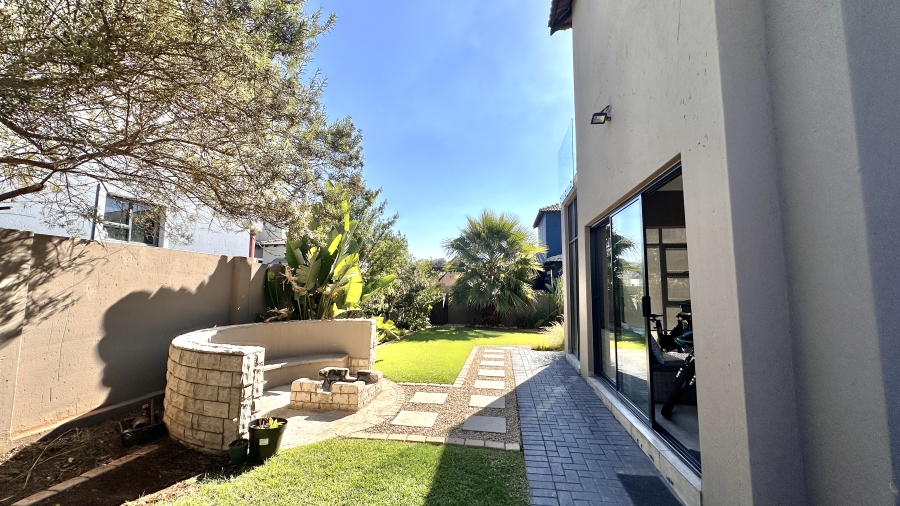 3 Bedroom Property for Sale in Thatchfield Hills Gauteng