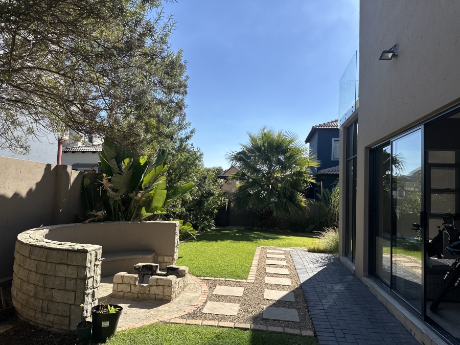 3 Bedroom Property for Sale in Thatchfield Hills Gauteng