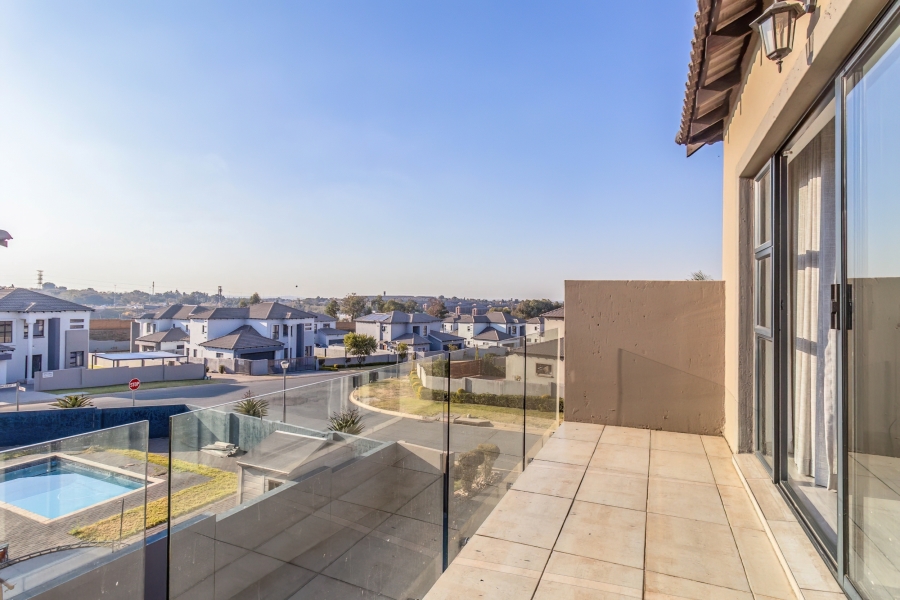3 Bedroom Property for Sale in Thatchfield Hills Gauteng