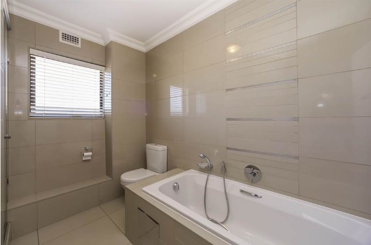To Let 4 Bedroom Property for Rent in Kyalami Hills Gauteng