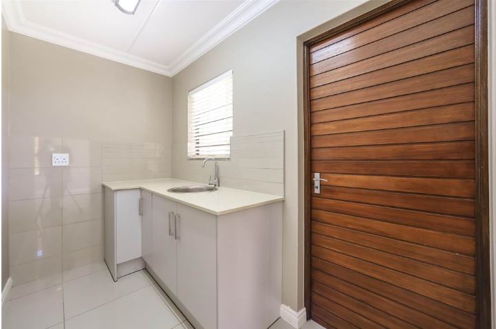 To Let 4 Bedroom Property for Rent in Kyalami Hills Gauteng