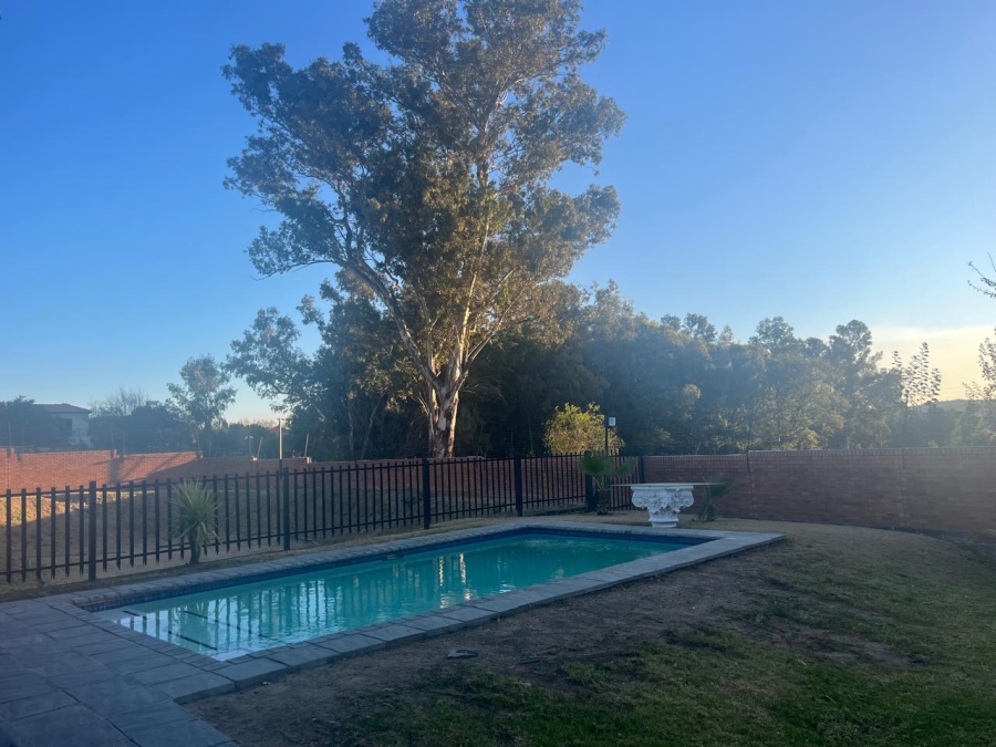 To Let 4 Bedroom Property for Rent in Kyalami Hills Gauteng