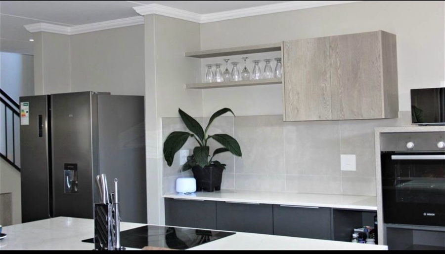4 Bedroom Property for Sale in Lion Pride Gauteng