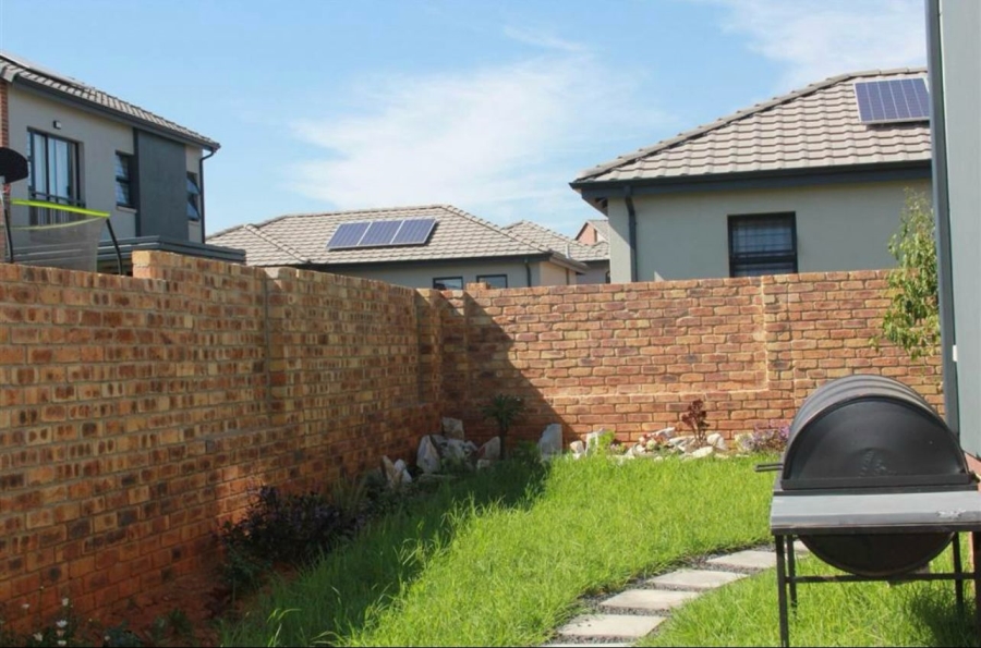 4 Bedroom Property for Sale in Lion Pride Gauteng