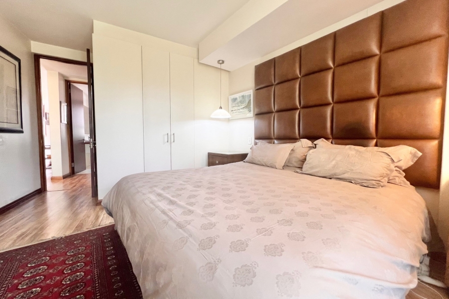 1 Bedroom Property for Sale in Bryanston Gauteng