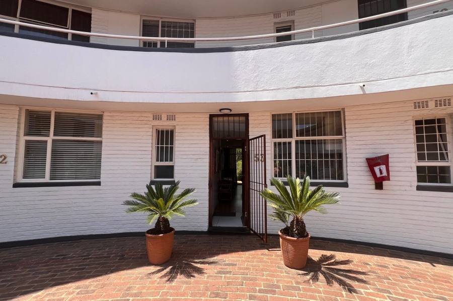 1 Bedroom Property for Sale in Bryanston Gauteng