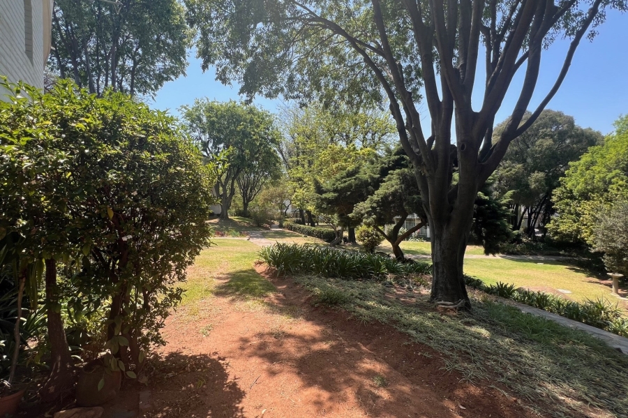 1 Bedroom Property for Sale in Bryanston Gauteng