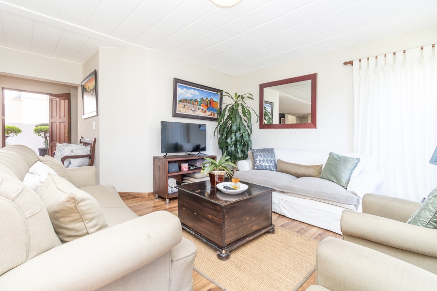 3 Bedroom Property for Sale in Magaliessig Gauteng