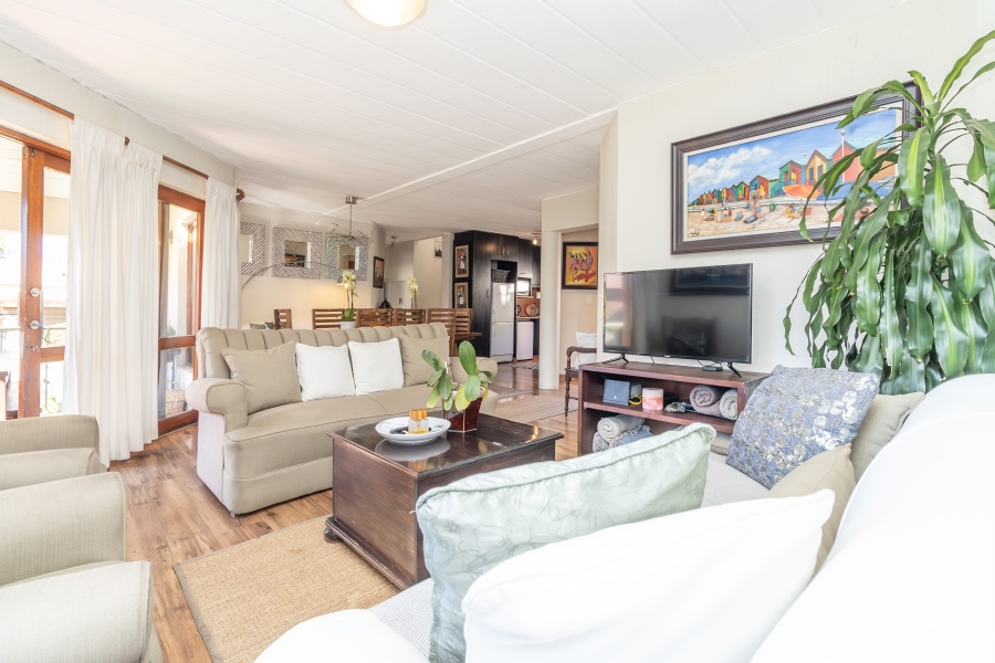 3 Bedroom Property for Sale in Magaliessig Gauteng