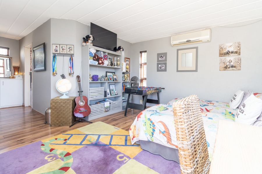 3 Bedroom Property for Sale in Magaliessig Gauteng