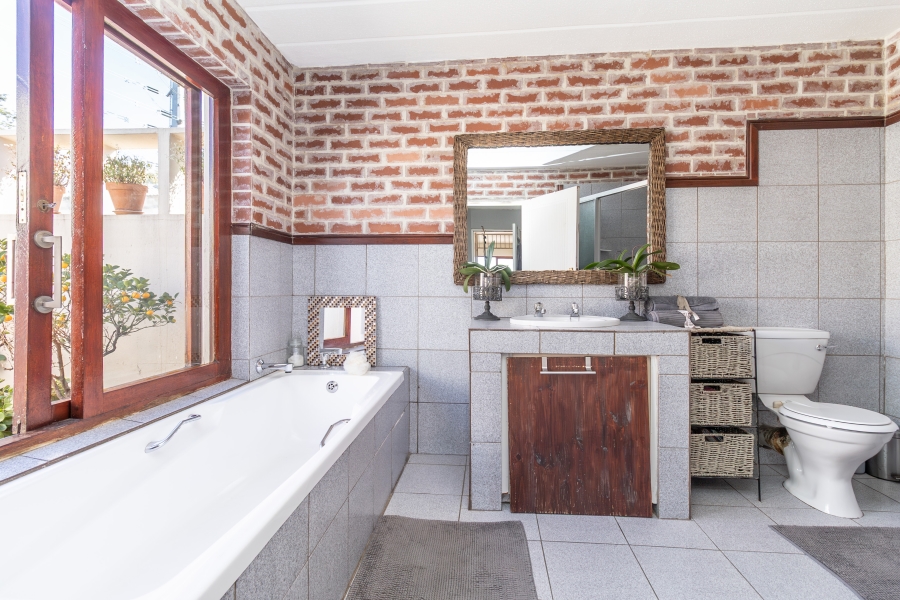 3 Bedroom Property for Sale in Magaliessig Gauteng