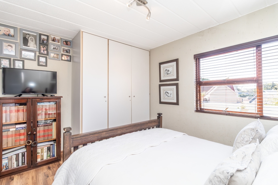 3 Bedroom Property for Sale in Magaliessig Gauteng