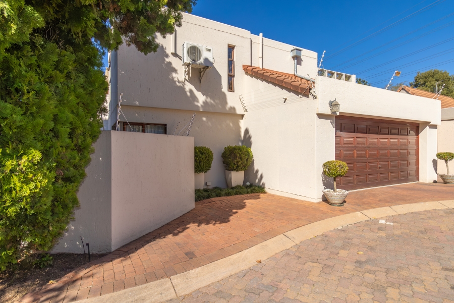 3 Bedroom Property for Sale in Magaliessig Gauteng