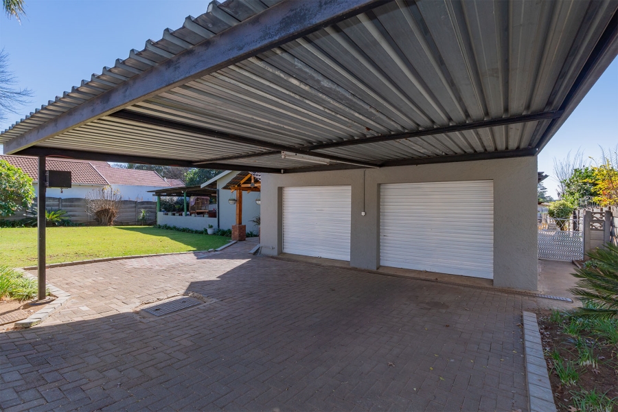 4 Bedroom Property for Sale in Birchleigh Gauteng