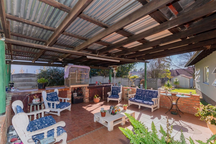 4 Bedroom Property for Sale in Birchleigh Gauteng