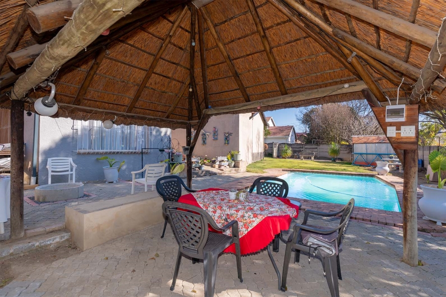 4 Bedroom Property for Sale in Birchleigh Gauteng