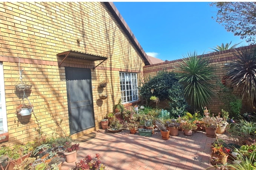 2 Bedroom Property for Sale in Clubview Gauteng