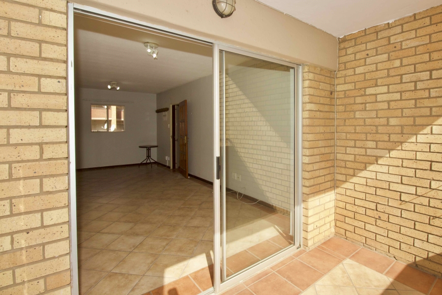 2 Bedroom Property for Sale in Die Hoewes Gauteng