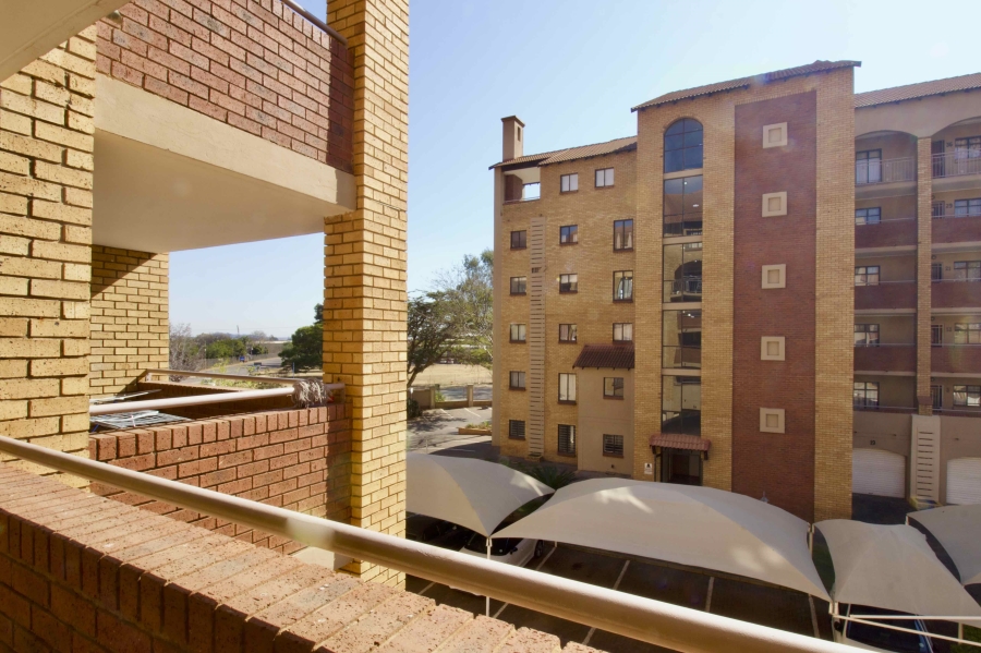 2 Bedroom Property for Sale in Die Hoewes Gauteng