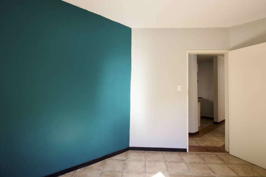 2 Bedroom Property for Sale in Die Hoewes Gauteng