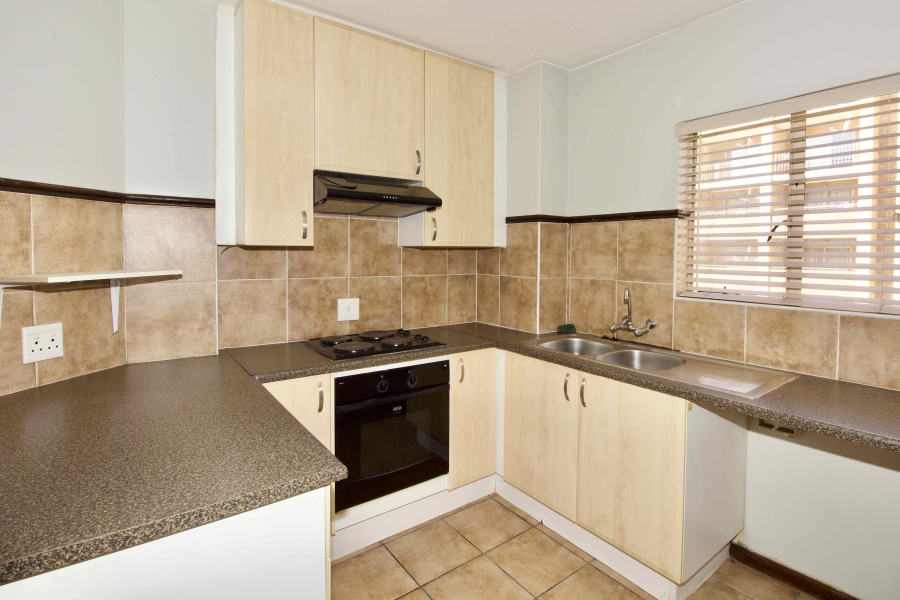 2 Bedroom Property for Sale in Die Hoewes Gauteng