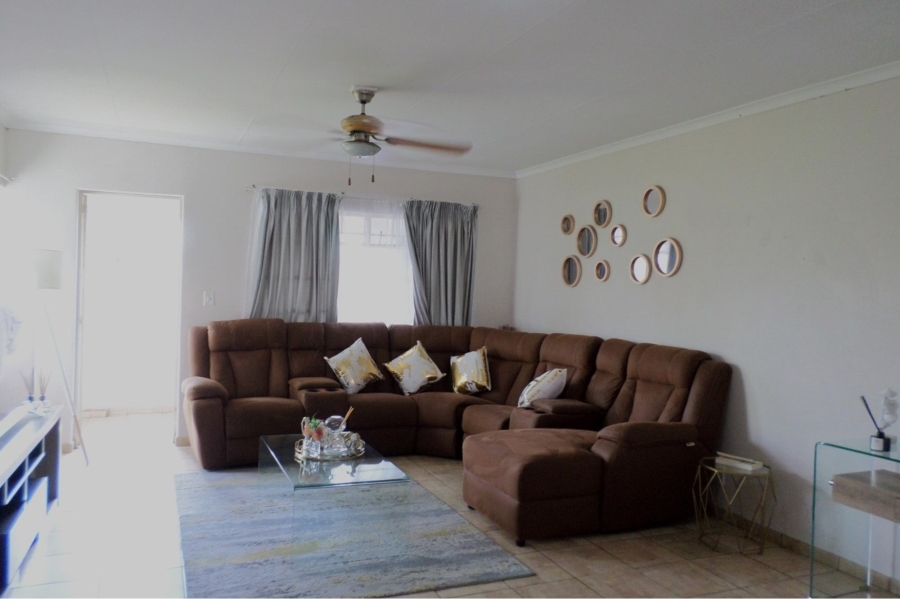 2 Bedroom Property for Sale in Freeway Park Gauteng