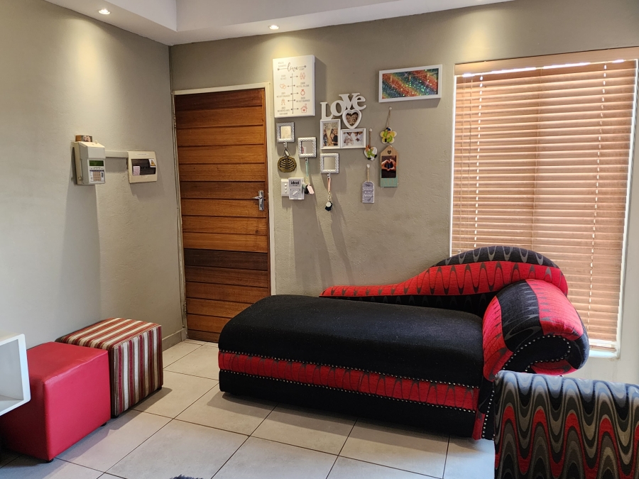 1 Bedroom Property for Sale in Wapadrand Gauteng