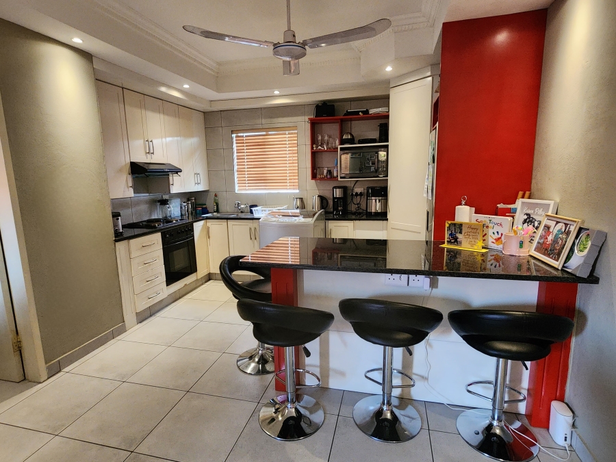 1 Bedroom Property for Sale in Wapadrand Gauteng