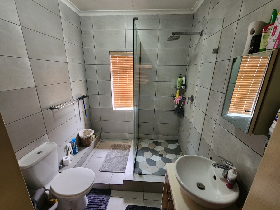 1 Bedroom Property for Sale in Wapadrand Gauteng