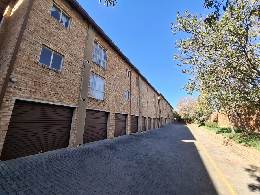 1 Bedroom Property for Sale in Wapadrand Gauteng