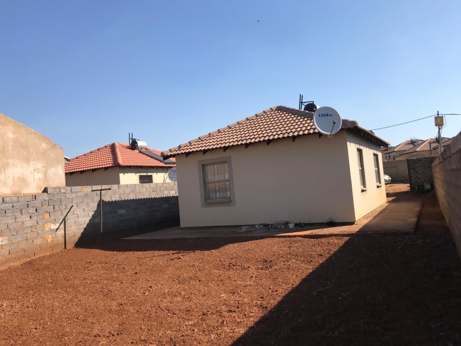 2 Bedroom Property for Sale in Lufhereng Gauteng