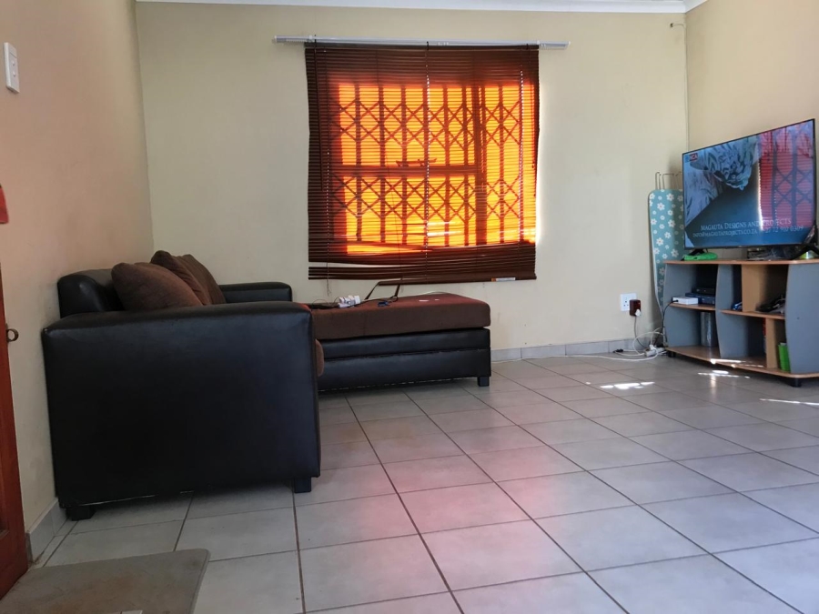 2 Bedroom Property for Sale in Lufhereng Gauteng