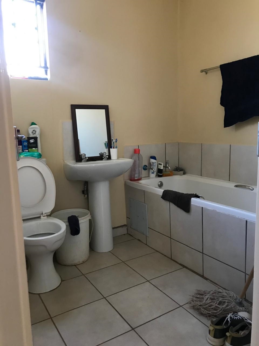 2 Bedroom Property for Sale in Lufhereng Gauteng