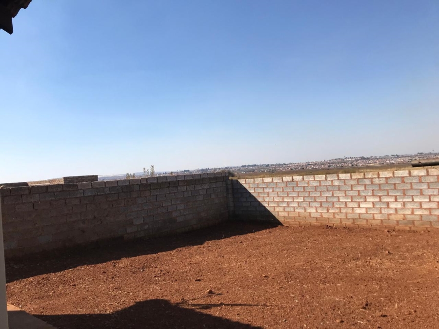2 Bedroom Property for Sale in Lufhereng Gauteng