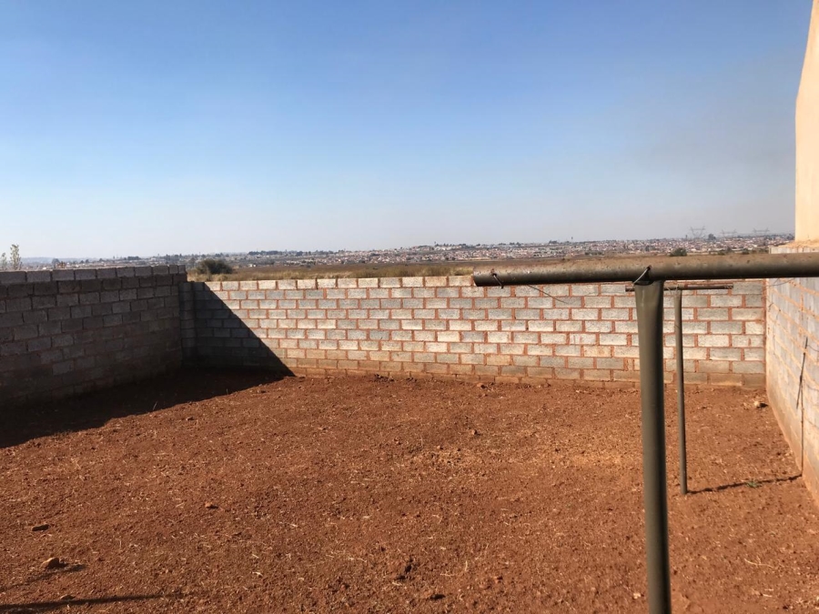 2 Bedroom Property for Sale in Lufhereng Gauteng