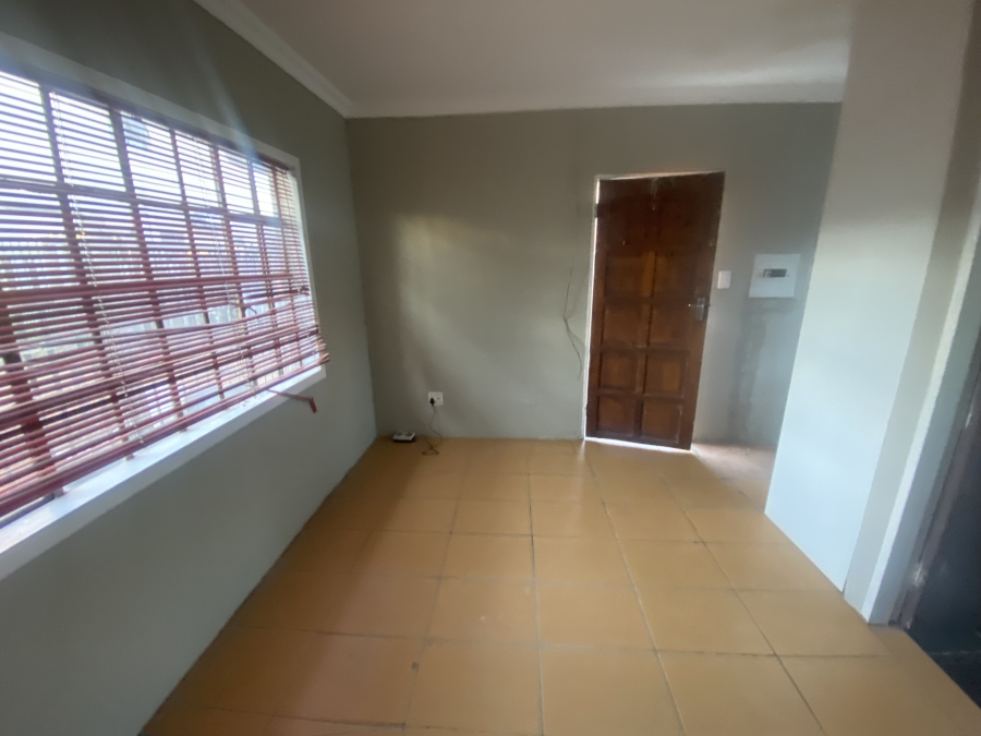 1 Bedroom Property for Sale in Elandspoort Gauteng
