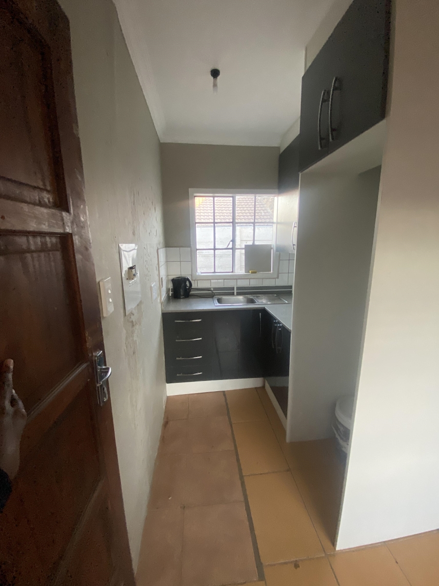 1 Bedroom Property for Sale in Elandspoort Gauteng