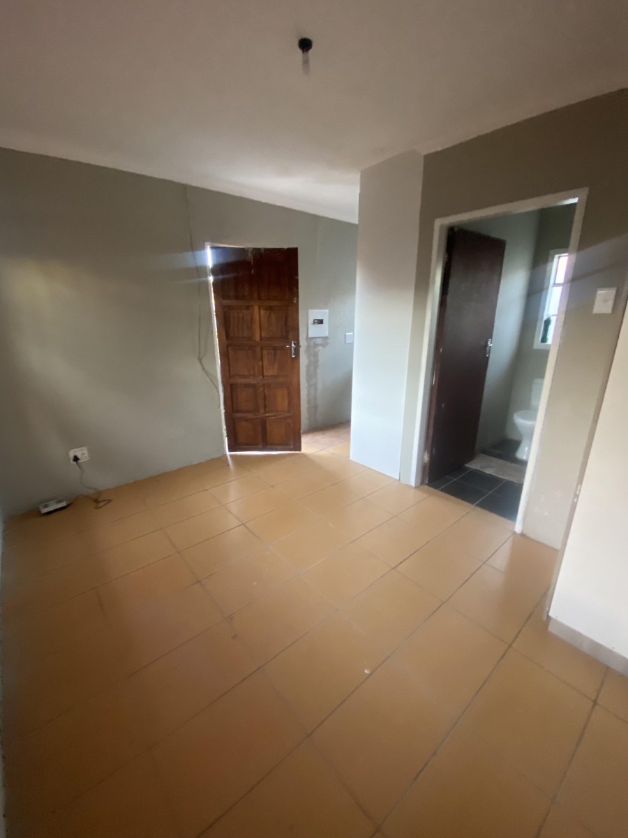 1 Bedroom Property for Sale in Elandspoort Gauteng