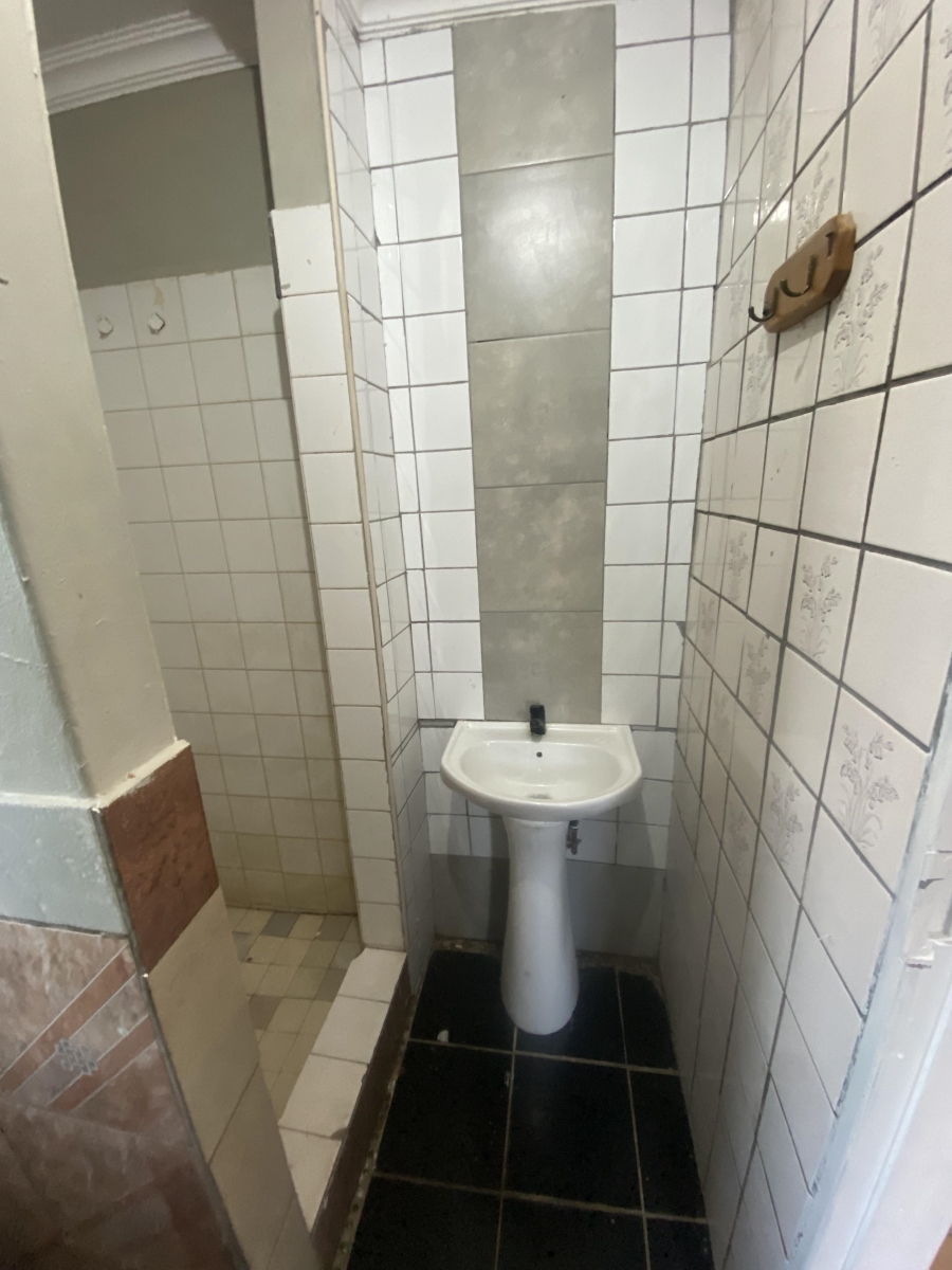 1 Bedroom Property for Sale in Elandspoort Gauteng