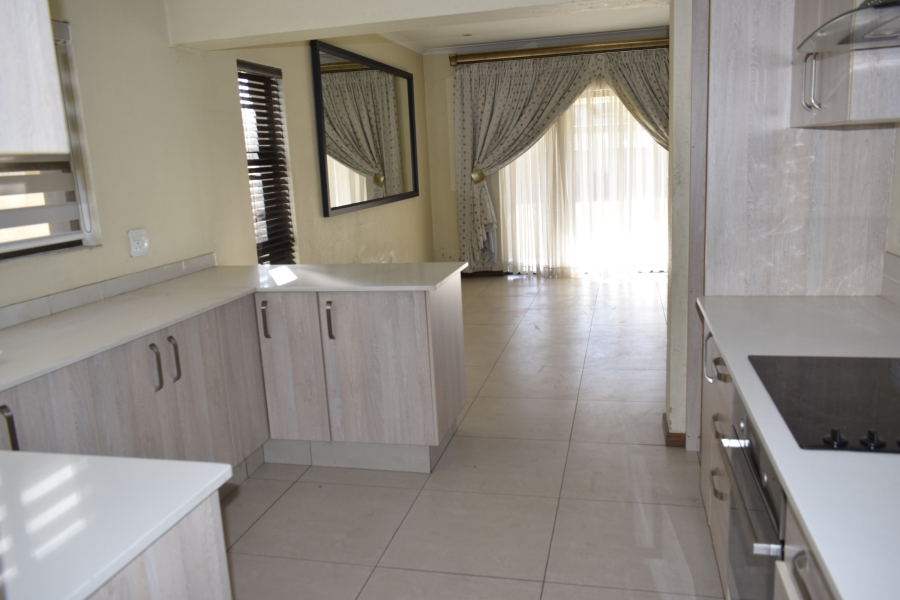 2 Bedroom Property for Sale in Helderwyk Gauteng