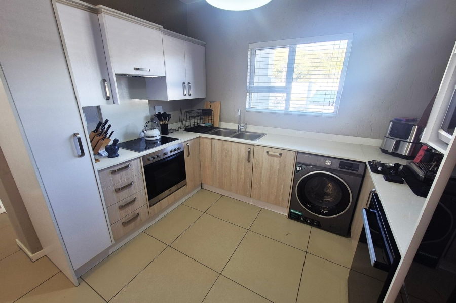 To Let 2 Bedroom Property for Rent in Paulshof Gauteng