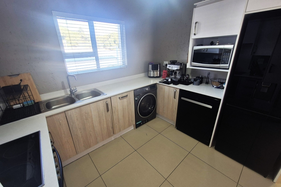 To Let 2 Bedroom Property for Rent in Paulshof Gauteng