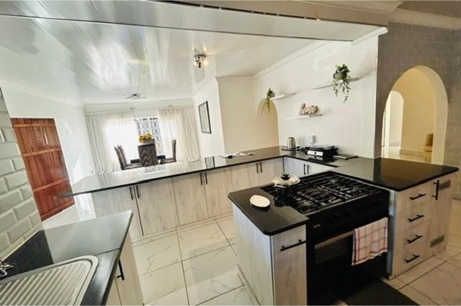 6 Bedroom Property for Sale in Mayfield Park Gauteng